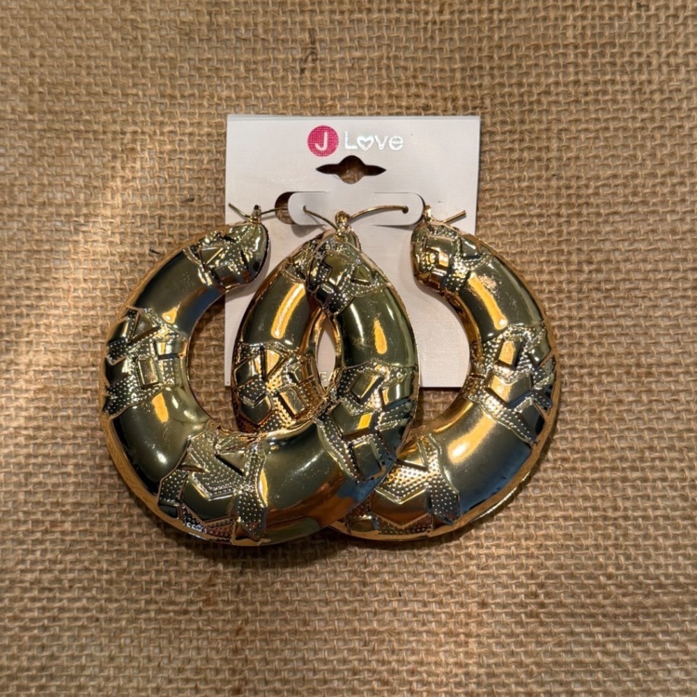 J Love Gold Tone Chunky Hoop Earrings Embossed Geometric Statement Retro NWOT